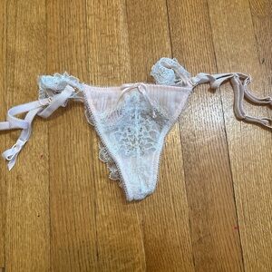 Victoria's Secret Lace Trim Cream Garter Belt